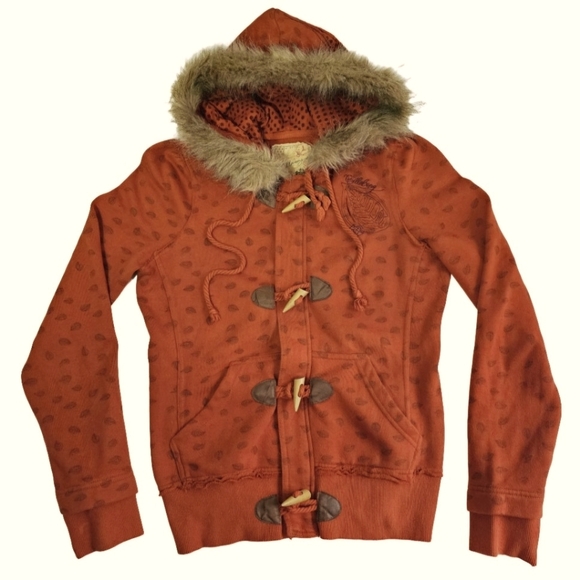 Billabong Tops - Vintage Y2K ♠︎ BILLABONG ♠︎ Toggle Button Leaf Zipper Hoodie with Fur Hoodie
